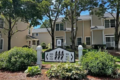 107 Bradford Commons Ln #107 1