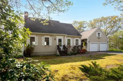 209 Herring Pond Rd 1
