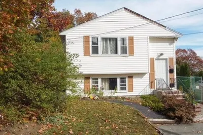 15 Overlea Ave 1