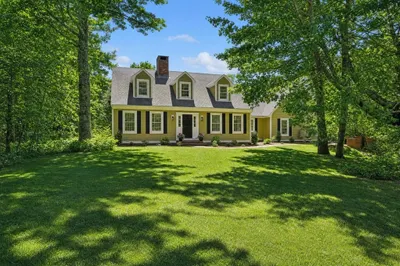 44 Tiffany Dr 1