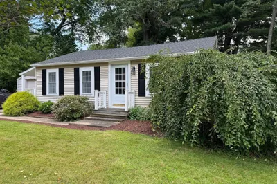 8 Warren Road 1