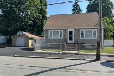 10 Garfield Ave
