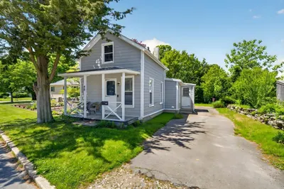 48 Farmfield St