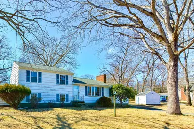 15 Old Colony Way 1