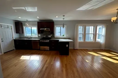 102-104 Varnum St #1