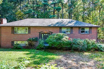 301 Springs Rd