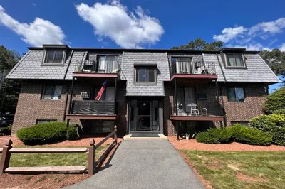 42 Main St #4