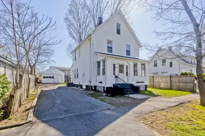 20 Goldenrod St