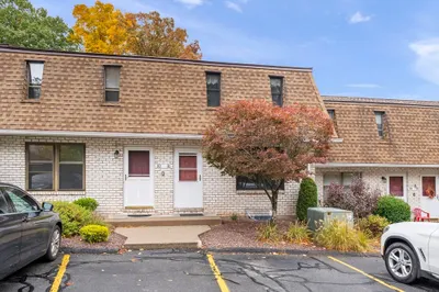 32 Granby Hts #32