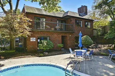 62 Vine Street #62 1