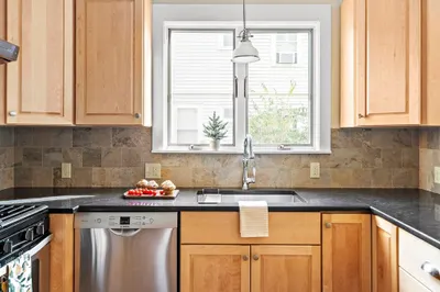 23-25 Brimmer St #23