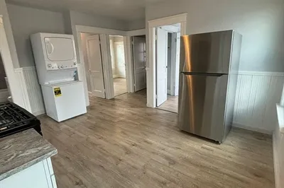 12 Hillside St 1