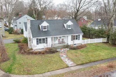 125 Mifflin Dr 1