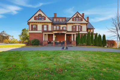 270 Maple St 1