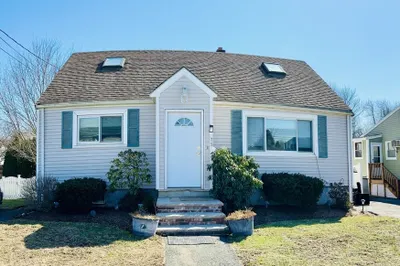 25 Esquire Drive 1