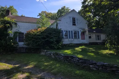 133 Amherst Rd