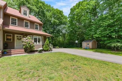 4 Mary Alice Way #4 1