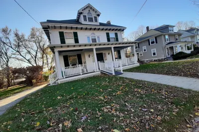 27 Lakeview Ave 1