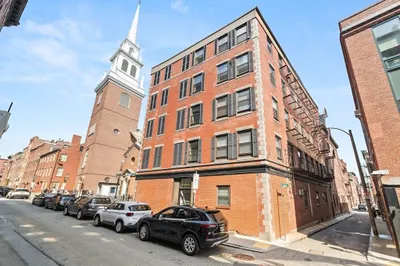 181 Salem Street #18F
