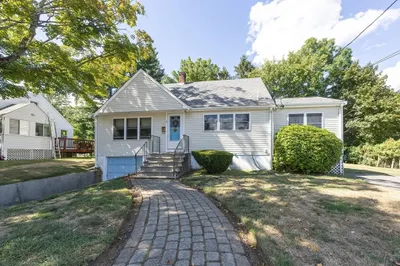 5 Walker Ave 1