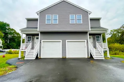 55 Hamlen St #2B 1