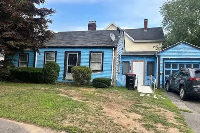 5 Colonial Terrace 1