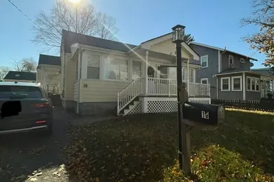 18 Vesey Rd 1