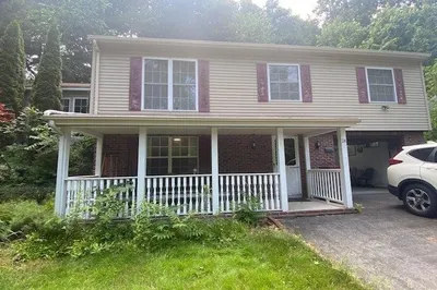 24 Christian St 1