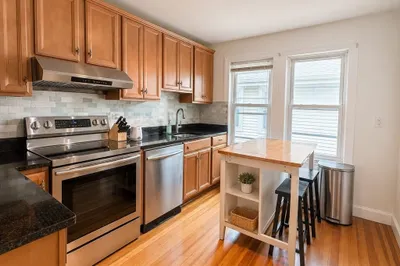 7-9 Hammond Ct #2 1