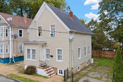 96 Pierce St 1