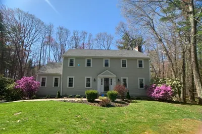12 Woodchester Dr 1