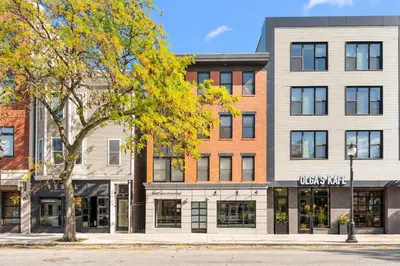 202 W Broadway 1