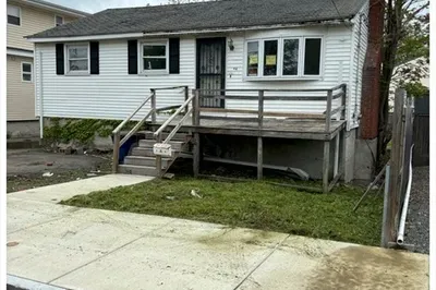 146 Dolphin Ave 1