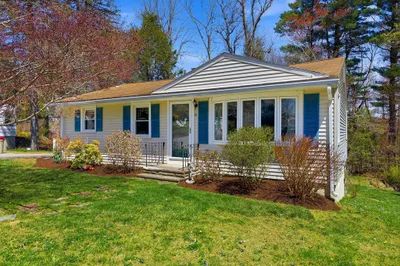 16 Monterey Dr
