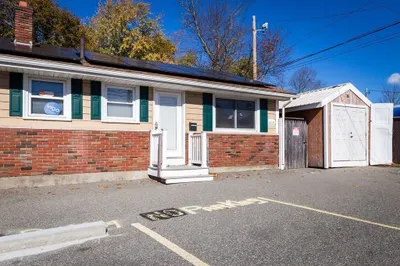 616 Centre St