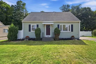 37 Saint Dennis St