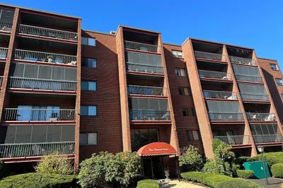 2 Summit Dr #21