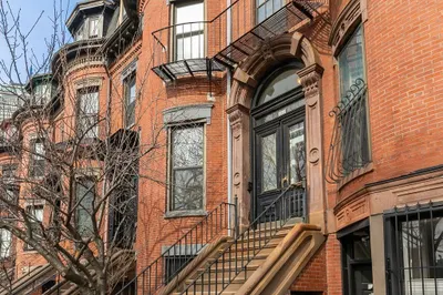 207 W Newton St 1