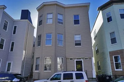 8 Clary St #2