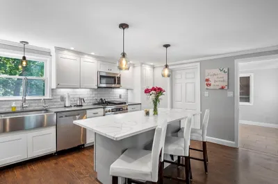 8 Pamela Rd 1