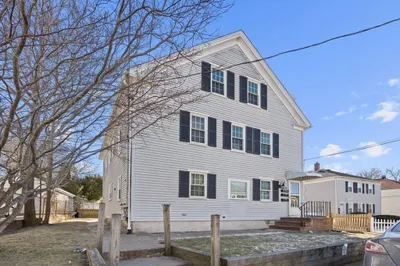 20 Peck Ave 1