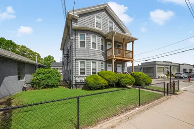928 Main St