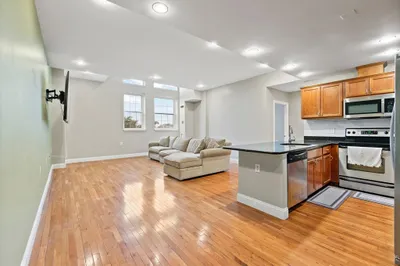 20-30 Daniels St #418