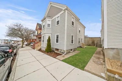 42 1/2 Cabot St 1
