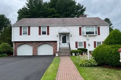 10 Arrowhead Dr 1