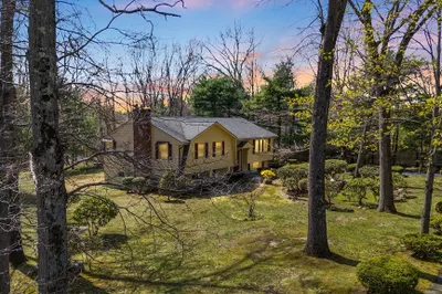 11 Strawberry Hill Lane