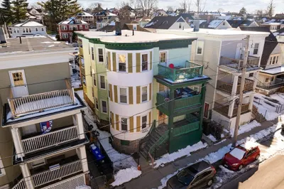 44 Mora St