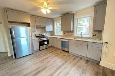 121 Independence Ave #121