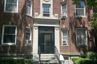 61 Thatcher Street #6
