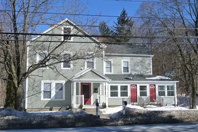 95 Main St #1 1